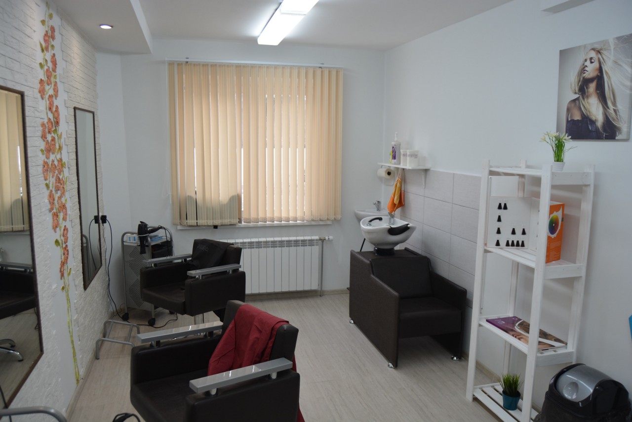 Продам салон-парикмахерскую в микрорайоне Сухарево