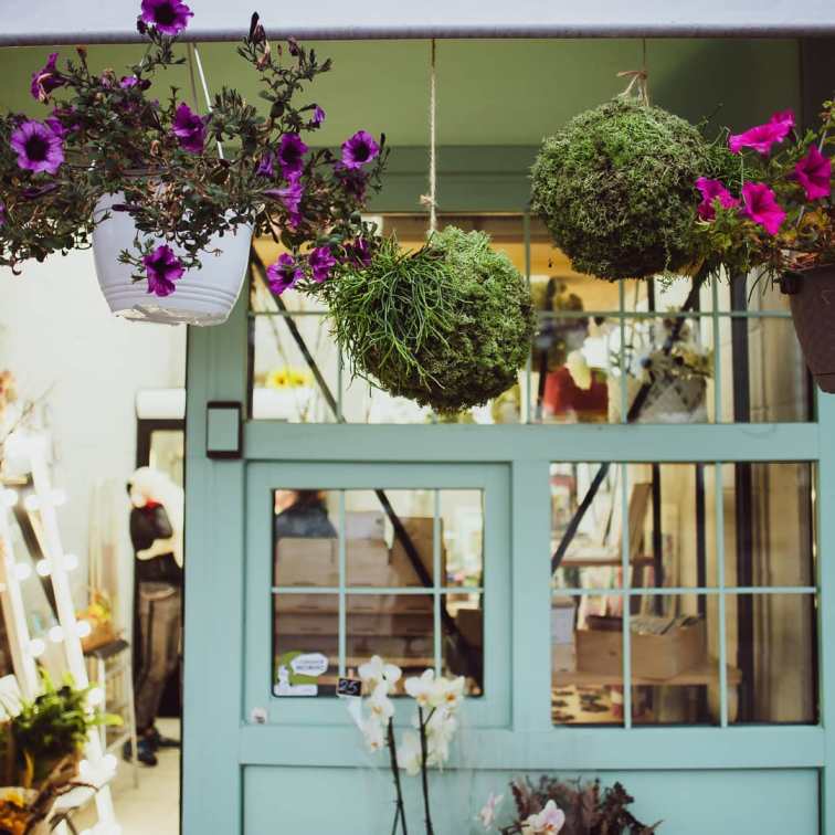 Продается  цветочный магазин в центре Минска с готовым интернет магазином