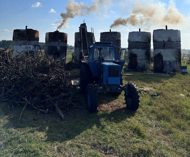 Функционирующее производство древесного угля