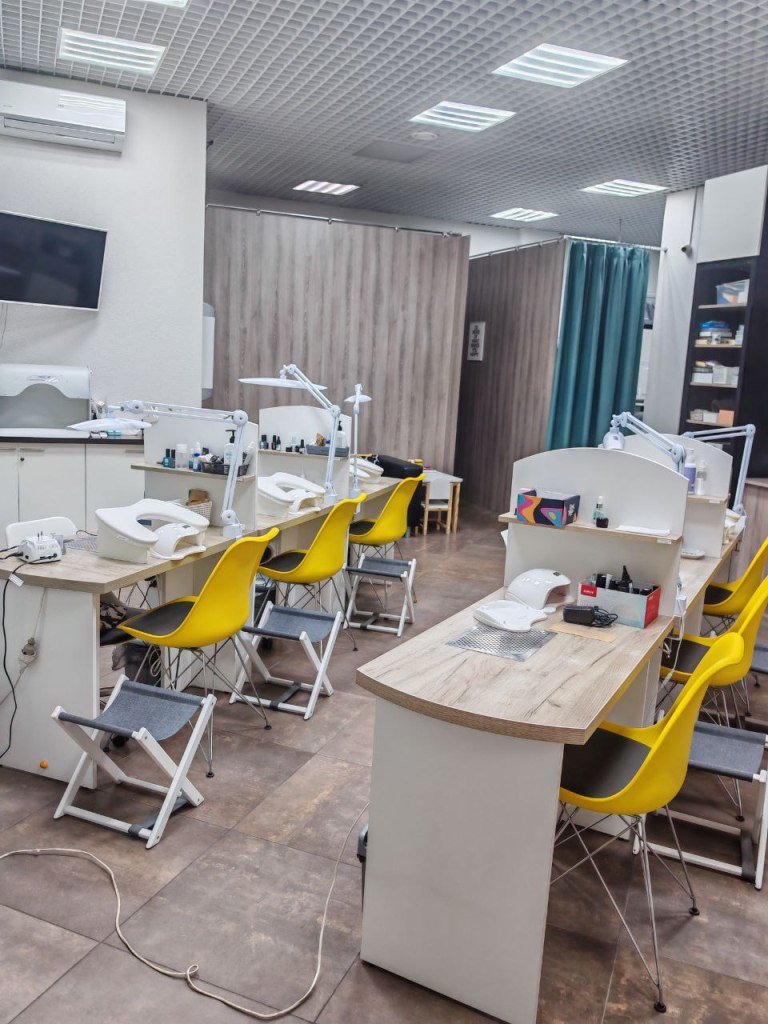 Продаётся шикарный салон красоты у метро Грушевка