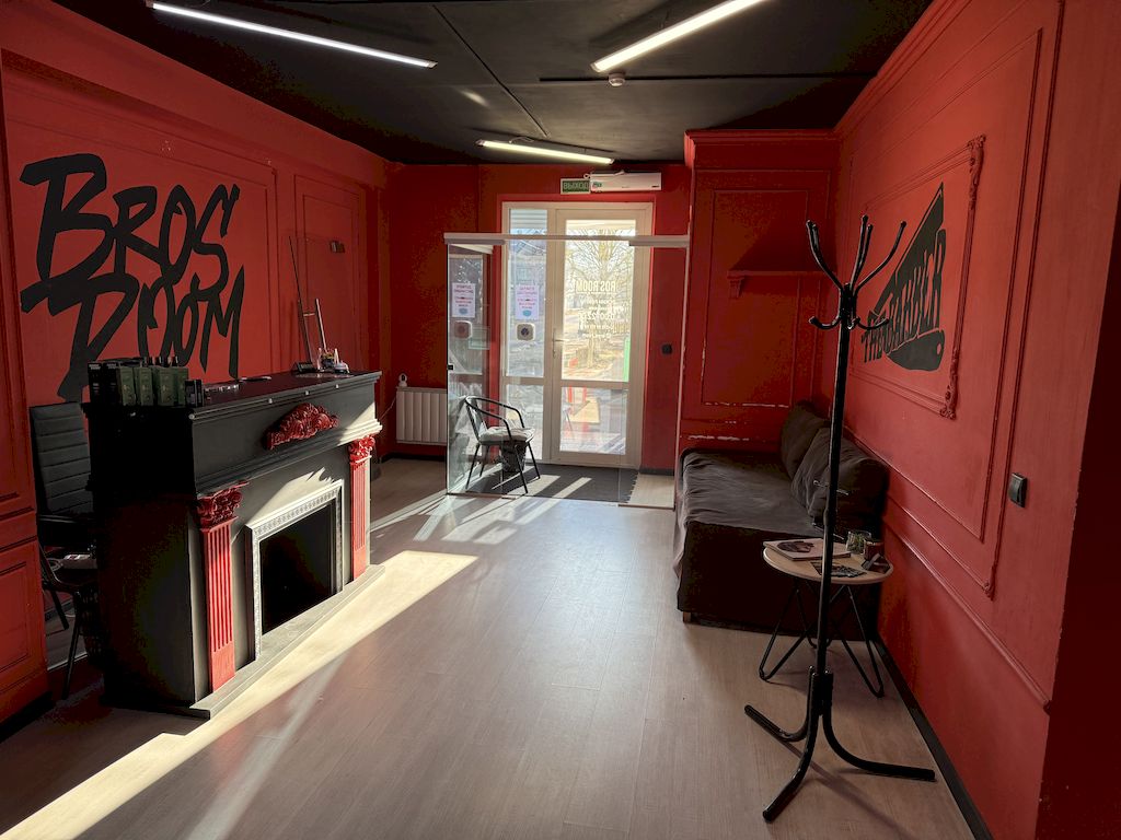 Продаётся действующий барбершоп BROS ROOM