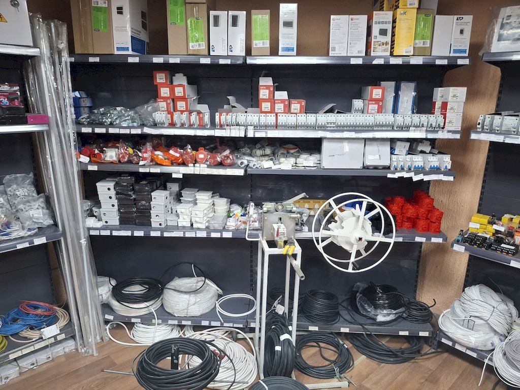 Продаётся действующий магазин электротехнической продукции